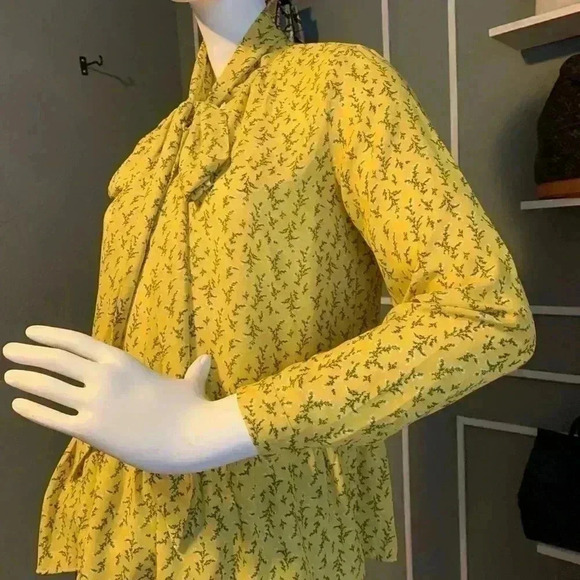 Loft Yellow Floral Vine Peplum Tie Neck Blouse Size SP - Picture 4 of 12